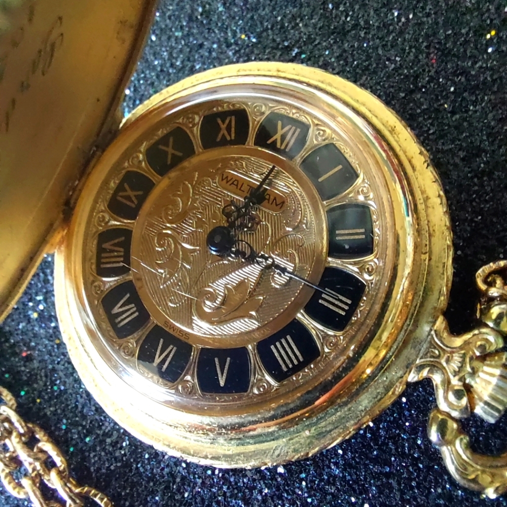 Vintage Estate Waltham Gold-Tone Engraved Hunter Case Pendant Watch Necklace